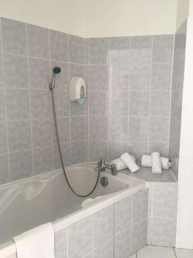 Hotel La Cle Saint-André-de-Sangonis Екстериор снимка