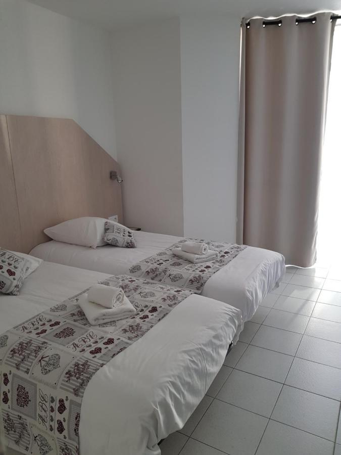 Hotel La Cle Saint-André-de-Sangonis Екстериор снимка