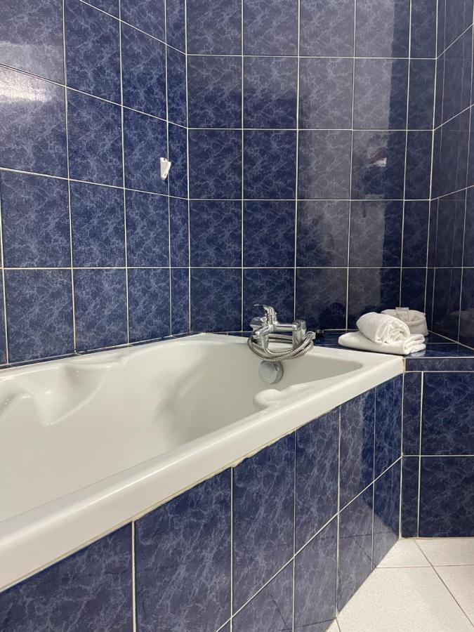 Hotel La Cle Saint-André-de-Sangonis Екстериор снимка